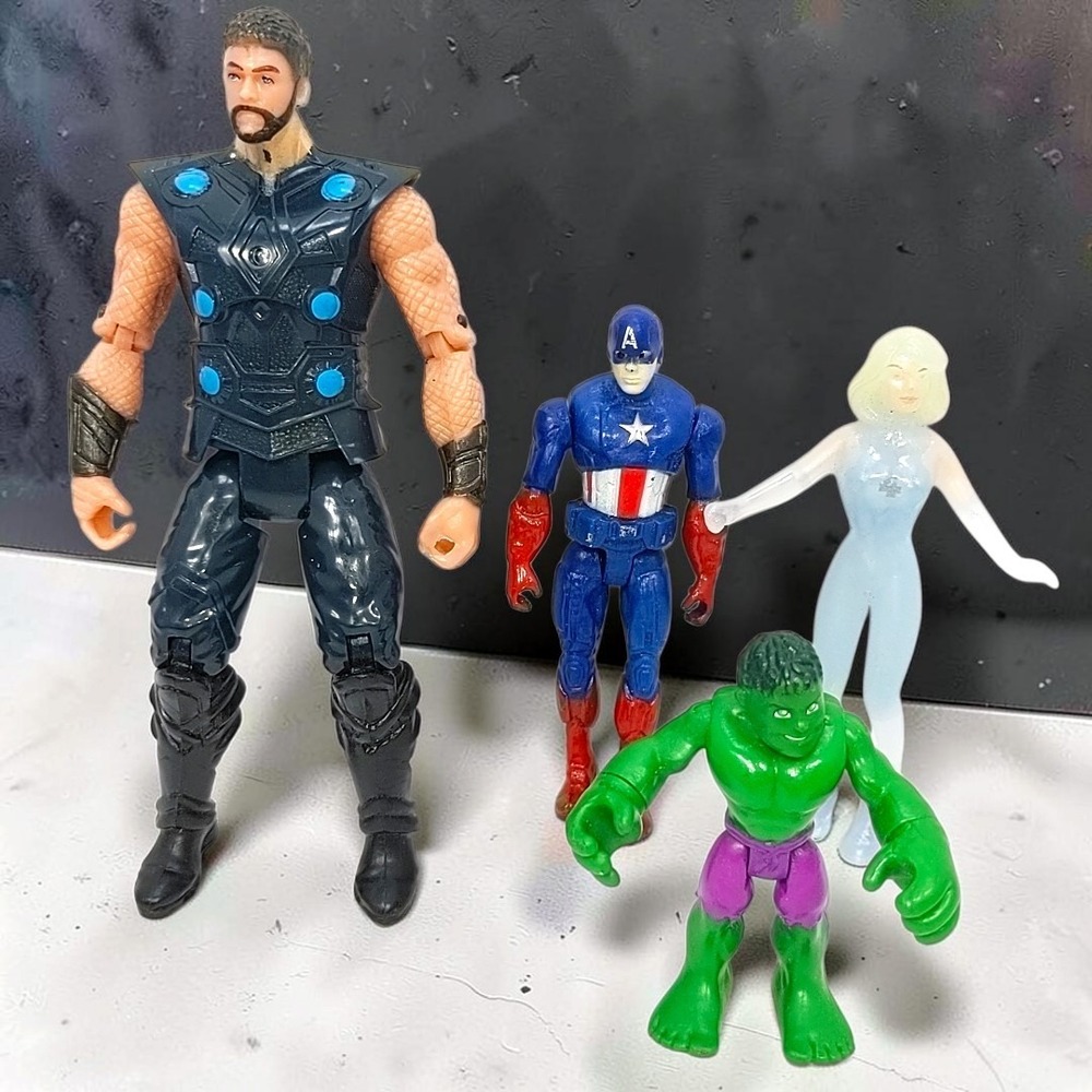 VTG Marvel Avengers Action Figure Lot Thor Hulk Captain America Invisible Woman